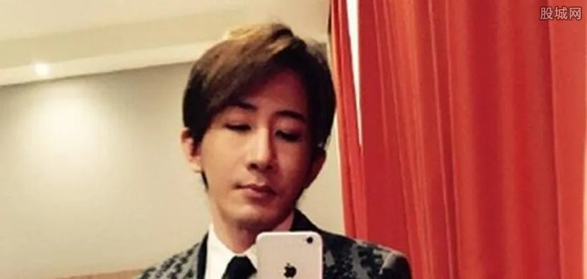 刘谦跪拜日本天皇事件 刘谦为什么不去春晚