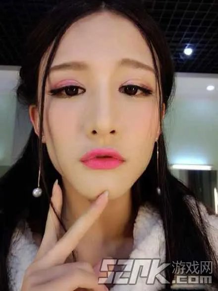 让我摸一摸你的美腿吧！神仙哥哥小灿绝美照片合辑