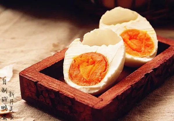 张家港一加工场疑用工业盐腌制咸鸭蛋，人吃了有何危害