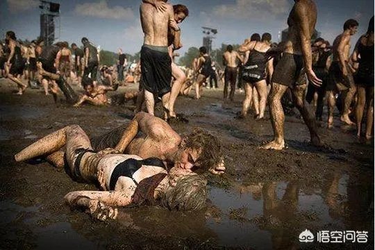 你爱的人不爱你，做什么说什么都是打扰对吗？