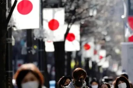 东京都政府将新冠疫情感染级别调至最严重级别，当地采取了哪些防控措施？