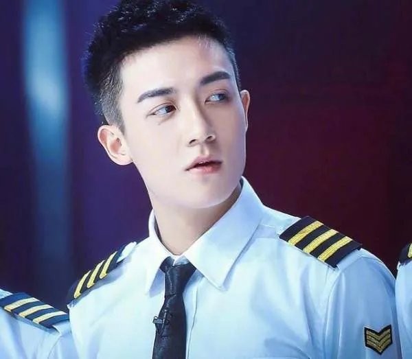 谷嘉诚疑似分手，谷嘉诚女友是谁？分手喊话网友？