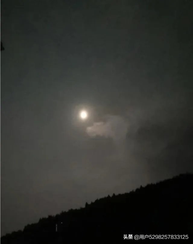 中秋夜，你们有家乡的月亮最美的图片吗？