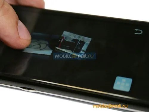 4英寸超宽多点触控屏 LG BL40抢先评测