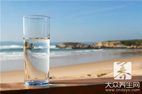 儿童塑料吸管杯有害吗