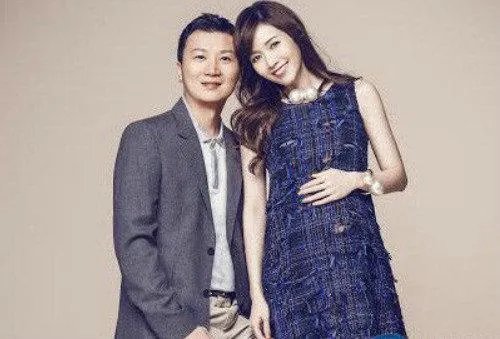 侯佩岑老公黄伯俊有钱吗真的是富豪吗 黄伯俊为什么娶侯佩岑