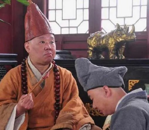 济公传郭德纲2013年开机 搭档种丹妮片场欢乐多