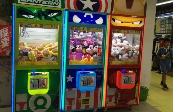 关于“四川一娃娃机里现真娃娃”一事，你有何看法？