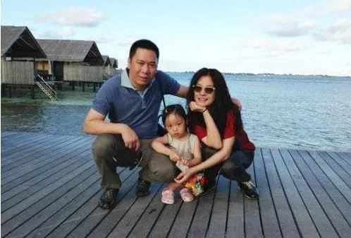 赵薇老公是谁：赵薇老公个人资料及工作