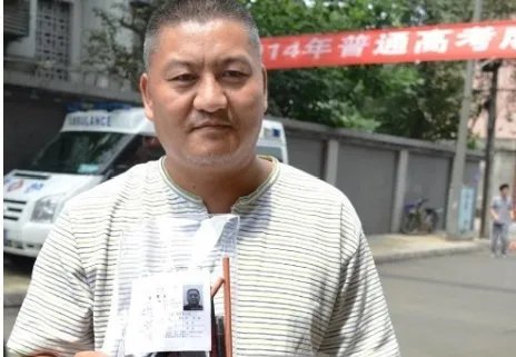 高考“考王”梁实称数学考得不理想，他为何会一直坚持参加高考？