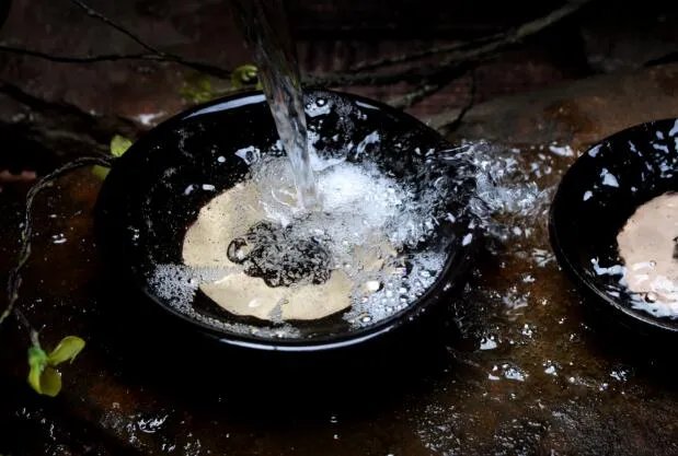 ​五粮液旗下公司销售员酒后身亡是怎么回事