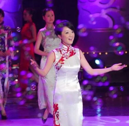 倪琳结婚了吗   她的老公是钱文忠吗