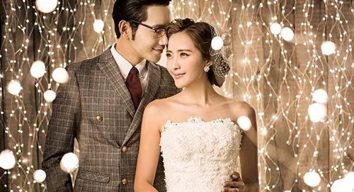 重庆婚纱摄影工作室推荐 怎么拍婚纱照显得自然