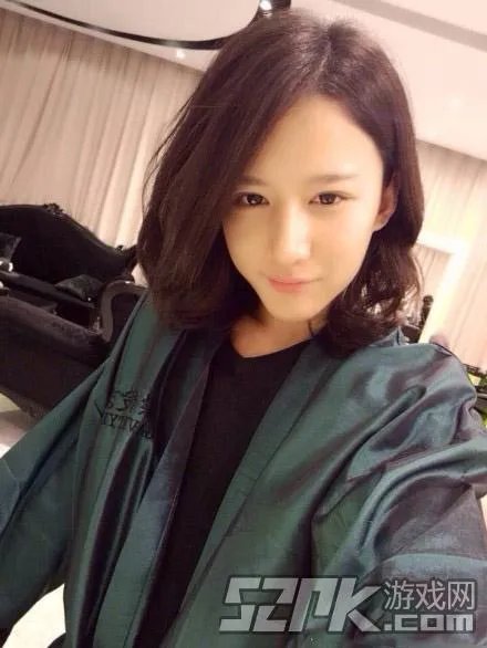 让我摸一摸你的美腿吧！神仙哥哥小灿绝美照片合辑