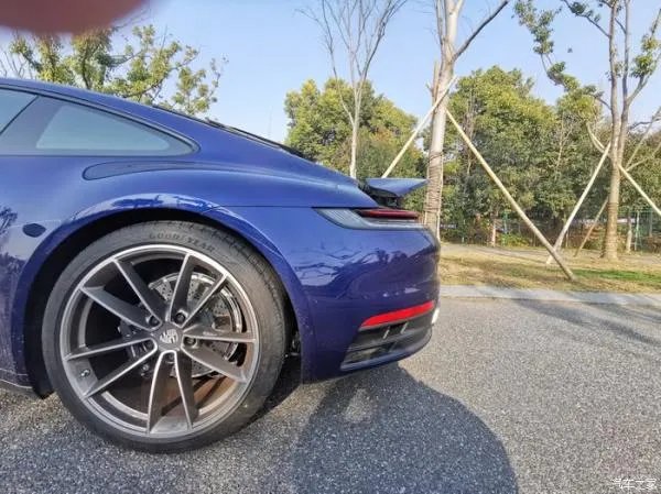 2020款保时捷911carrera,谈谈自己的心得体会吧!