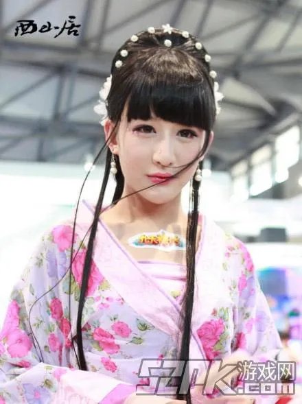 让我摸一摸你的美腿吧！神仙哥哥小灿绝美照片合辑