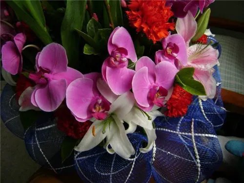 婚礼花篮用什么花好  婚礼花篮多少钱一对