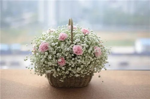 婚礼花篮用什么花好  婚礼花篮多少钱一对