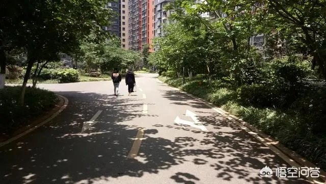 在昆明买二手房,有哪些靠谱的中介或网站值得推荐呢?