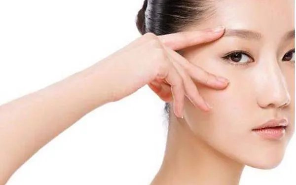 北京切开双眼皮医院哪里好？