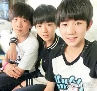 TFboys成员的王源个人资料王源的家庭背景及照片