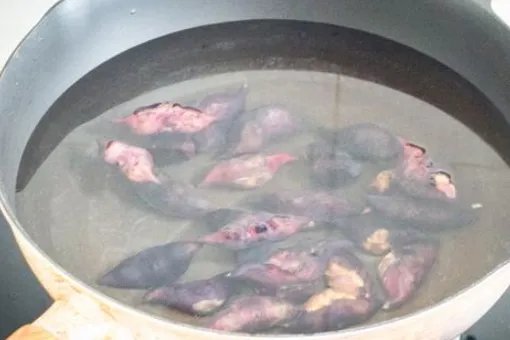 如何才能快速剥菱角？