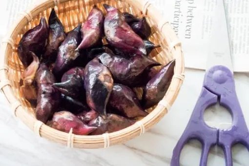 如何才能快速剥菱角？