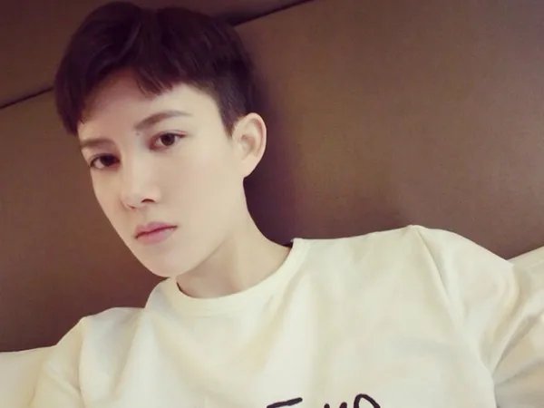 林弯弯是男是女？林弯弯和依依的照片曝光