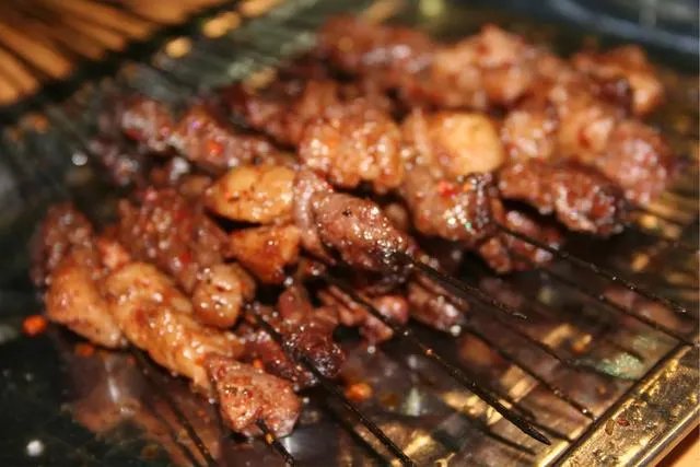 一年挣八万生意多吗？