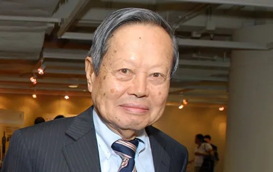 杨振宁允许妻子改嫁，遗产分配让人意外，翁帆为何伤心不已呢？