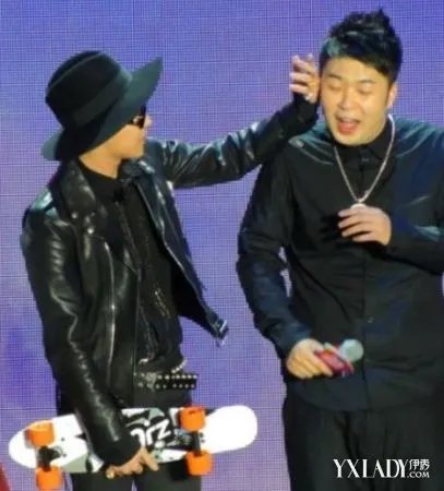 杜海涛跪拜偶像权志龙