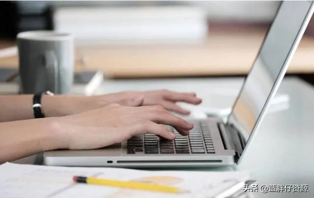 为什么我用手机打字很快，电脑打字不行？