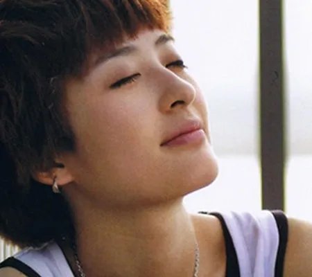 曾轶可写真帅气可爱 曾轶可新歌展现率真一面