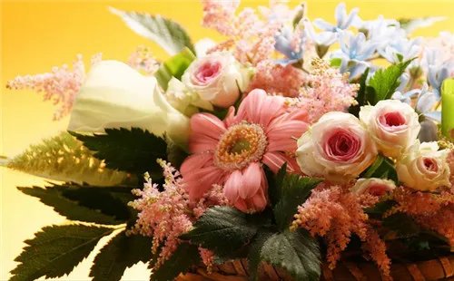 婚礼花篮用什么花好  婚礼花篮多少钱一对