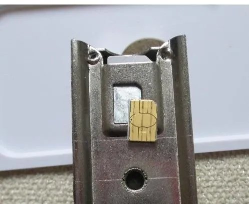 手机卡剪卡器怎么用