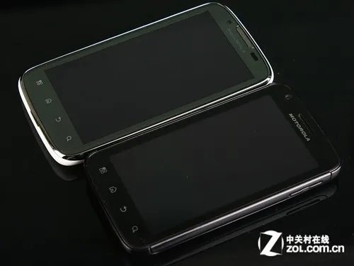 双核旗舰 摩托罗拉ME860/ME865对比评测