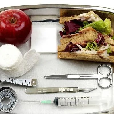 如何减少眼部皱纹