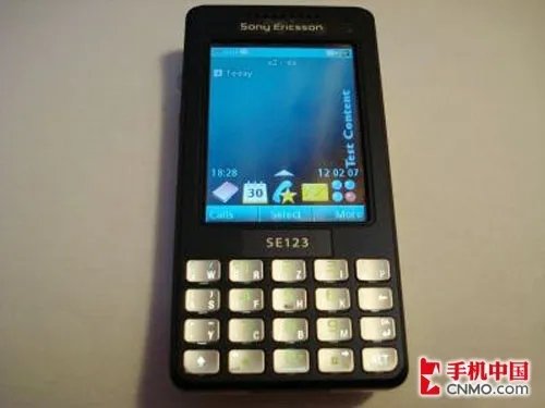 M600升级版 索尼爱立信M610网上开卖