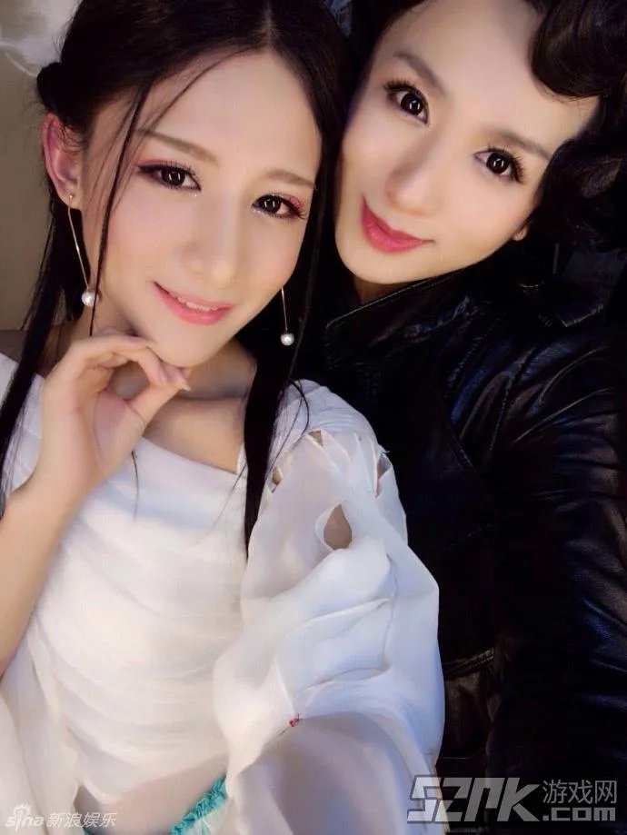 让我摸一摸你的美腿吧！神仙哥哥小灿绝美照片合辑