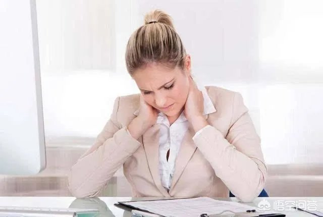 一天办公室坐下来肩膀和颈椎仿佛都不是自己的了，应该如何缓解？