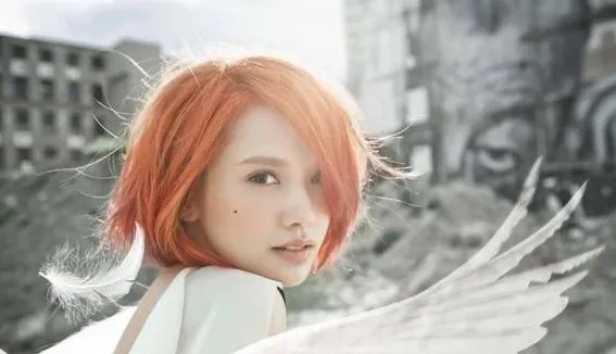 杨丞琳回应有工作才回内地,你如何看待她的回应?