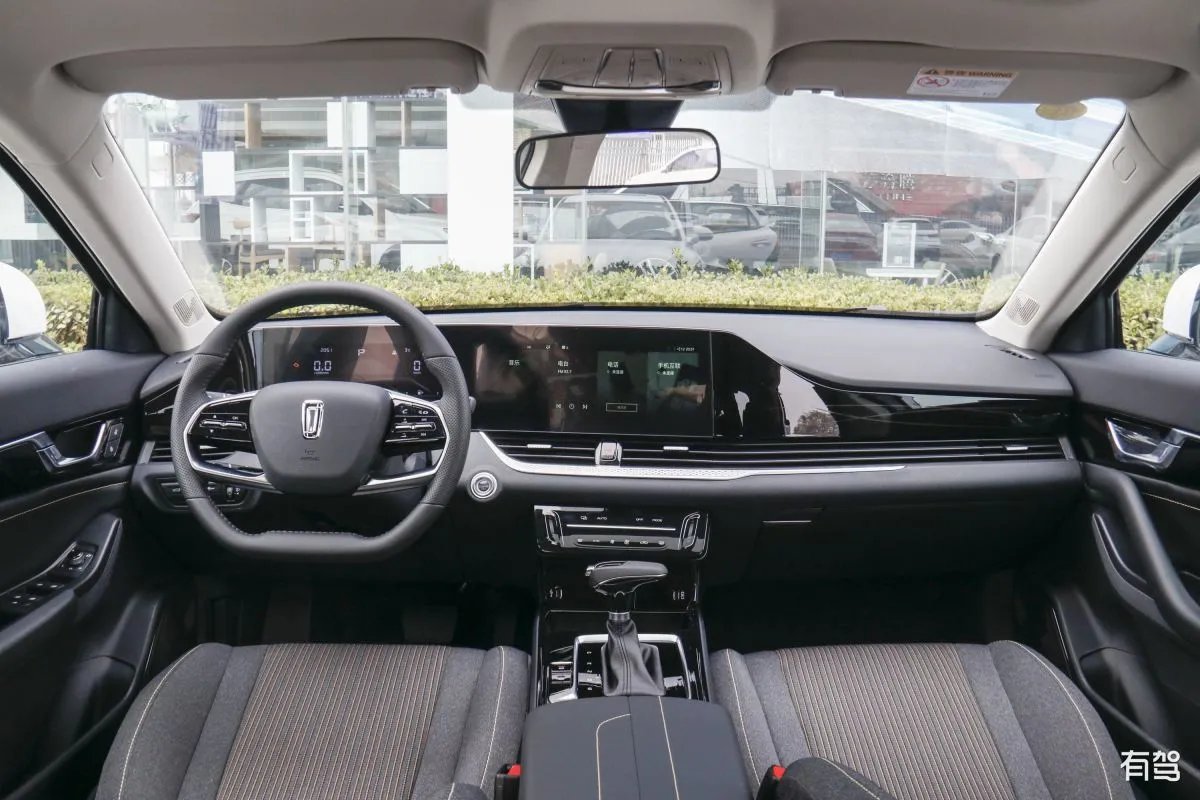 奔腾B70的内饰用料差吗？它的动力弱吗？