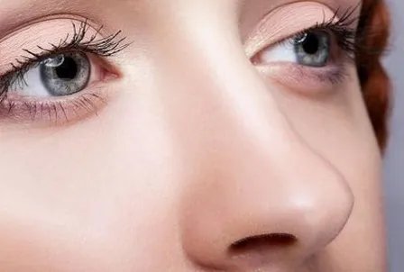 鼻子歪矫正多少钱