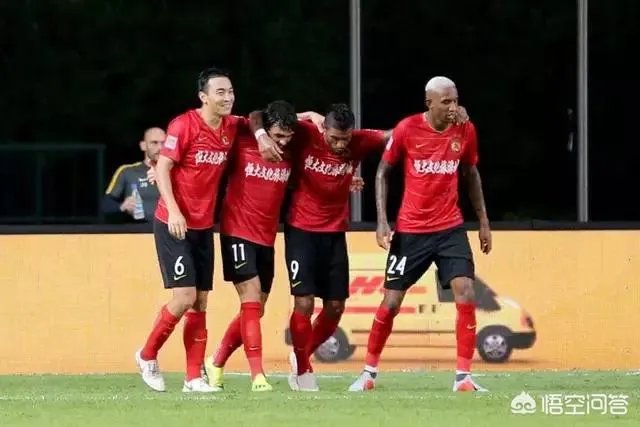 9月18日中超“榜首大战”，上海上港对阵广州恒大，你认为谁能取胜？比分如何？