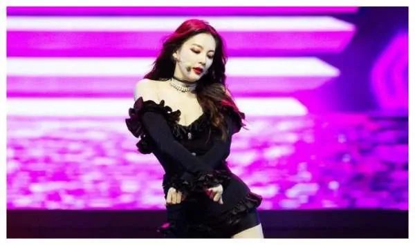 张雨绮光脚跳屋顶着火，她的舞蹈和演技哪个更胜一筹？