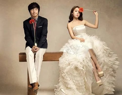 重庆婚纱摄影工作室推荐 怎么拍婚纱照显得自然