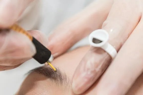 博士被纹眉花11.98万是怎么回事 博士被纹眉花11.98事情始末