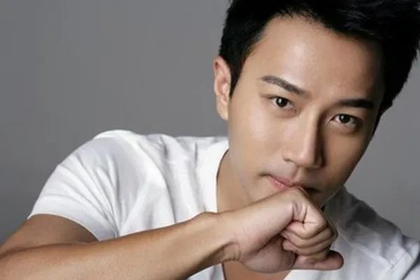 刘恺威整容前后对比照 变化巨大获称假面小生