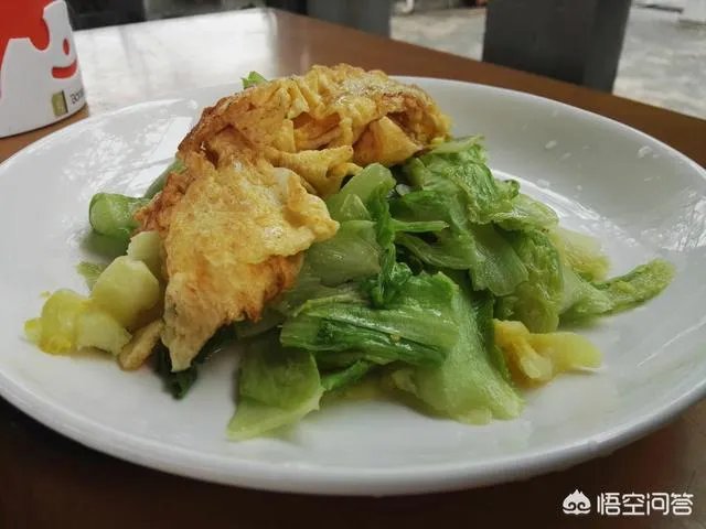 你第一次上灶做饭，给多少人做？做了几道菜，客人是否满意？