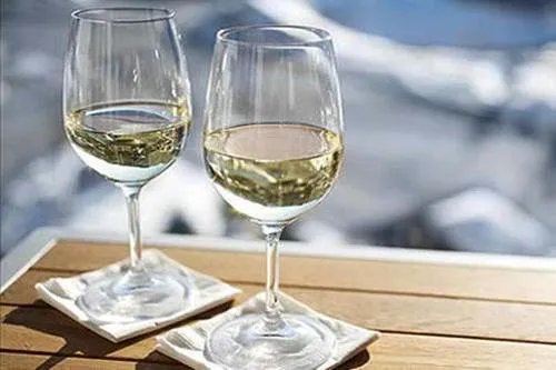 为什么不用高浓度的酒精来代替汽油呢?